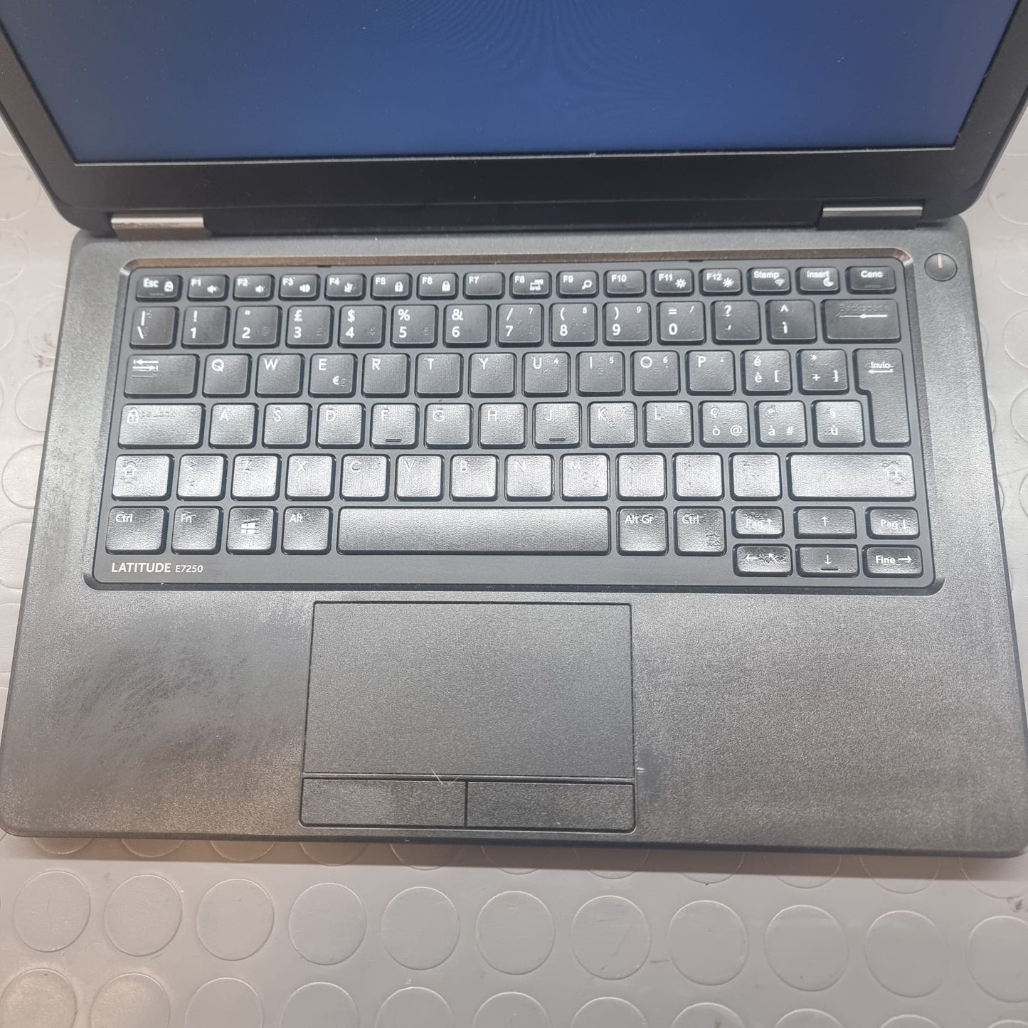 DELL E7250 I5-5300U RAM 8GB;SSD 128GB DISPLAY 12" HD WIN 10P