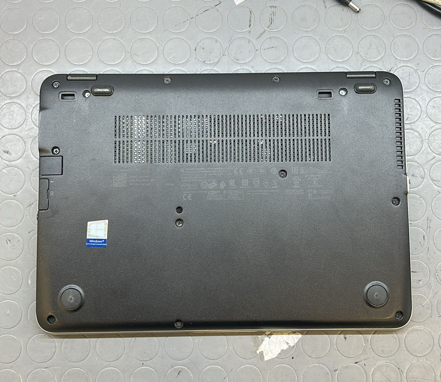 HP 820 G3 I7-6500 RAM 8GB SSD 256GB DISPLAY 14” WIN 10P