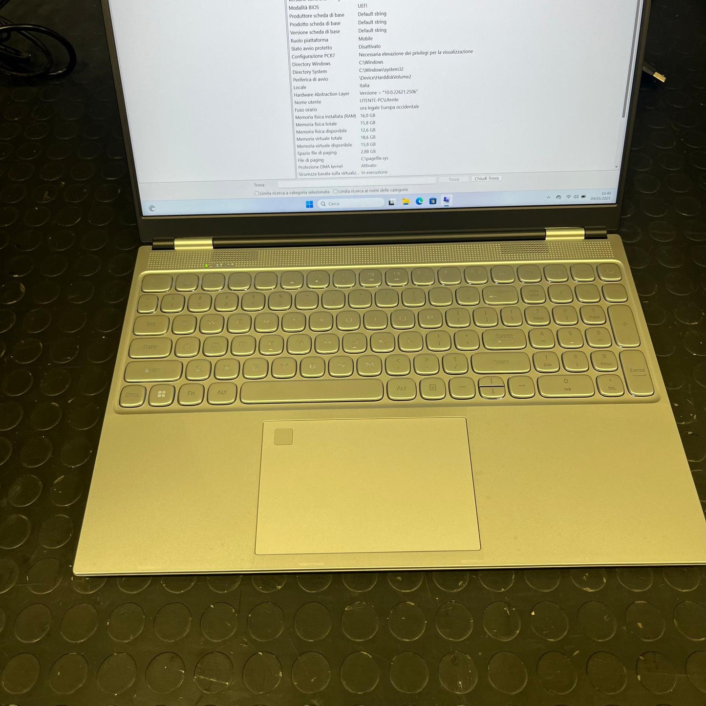 SG PORTATILE N95 RAM 16GB; SSD 512GB WIN 11 LIBRE 15"