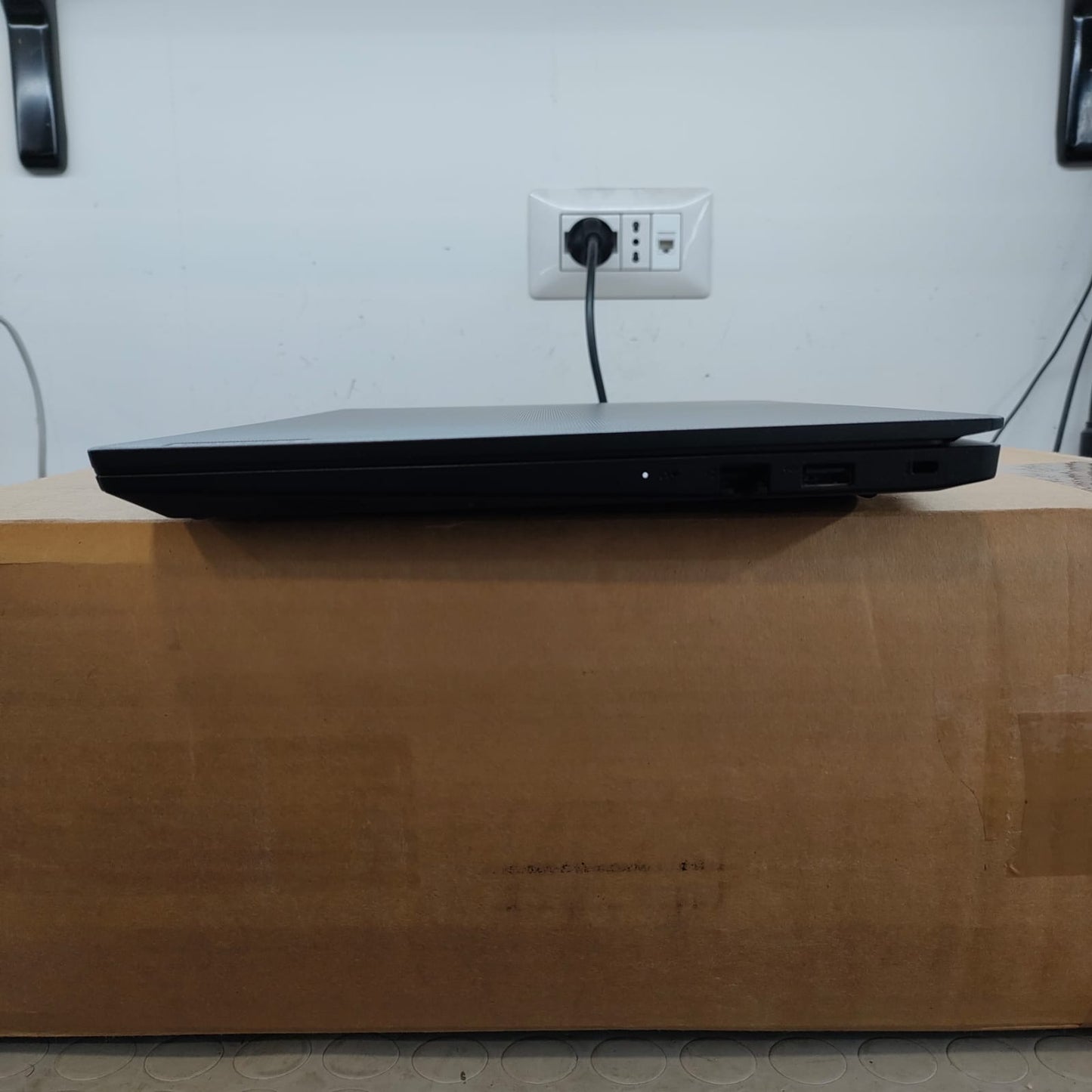 LENOVO V15 15.6" N4500 RAM 8GB; SSD 256GB WIN 11 PRO LIBBRE