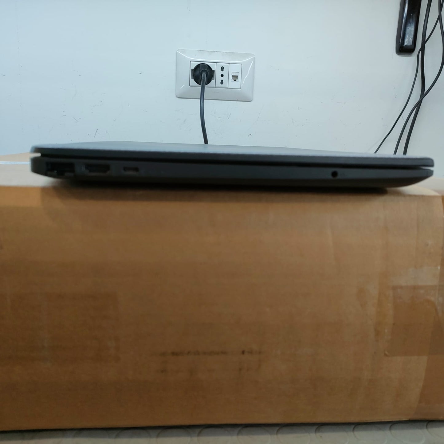 HP G8 15.6" AMD3020E RAM 16GB; SSD 756GB WIN 11 PRO LIBBRE