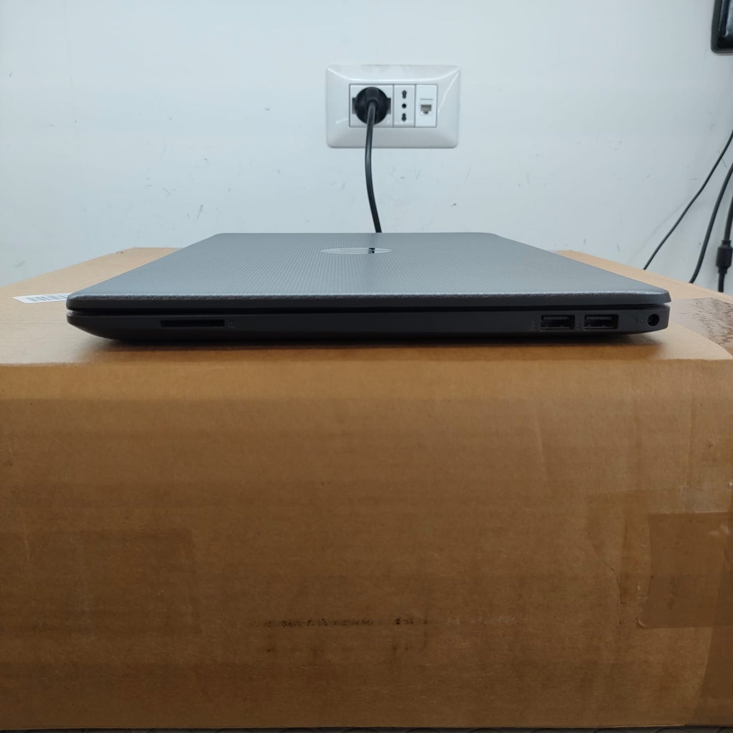 HP 250 G9 15.6" N4500 RAM 8GB; SSD 256GB WIN 11 PRO LIBBRE