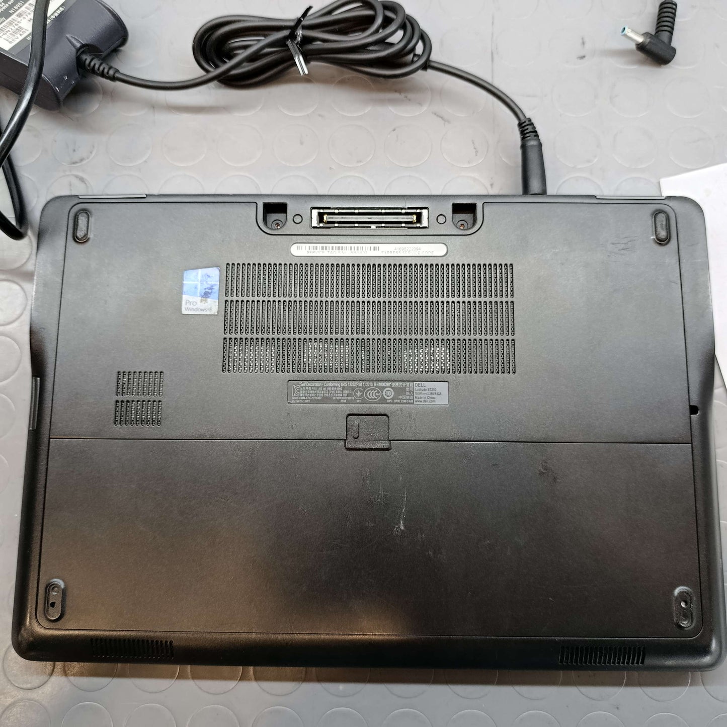 DELL E7250 INTEL CORE I5 5300U RAM 8GB;SSD 128GB DISPLAY 12,5" WIN 10P