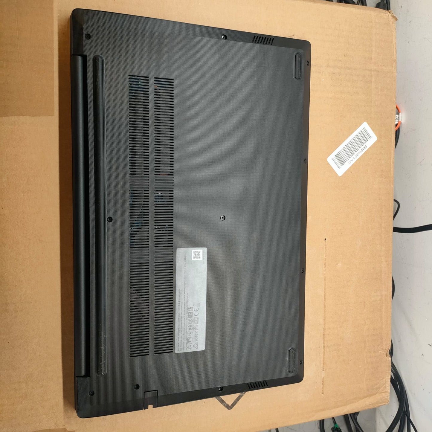 LENOVO V15 15.6" N4500 RAM 8GB; SSD 756GB WIN 11 PRO LIBBRE