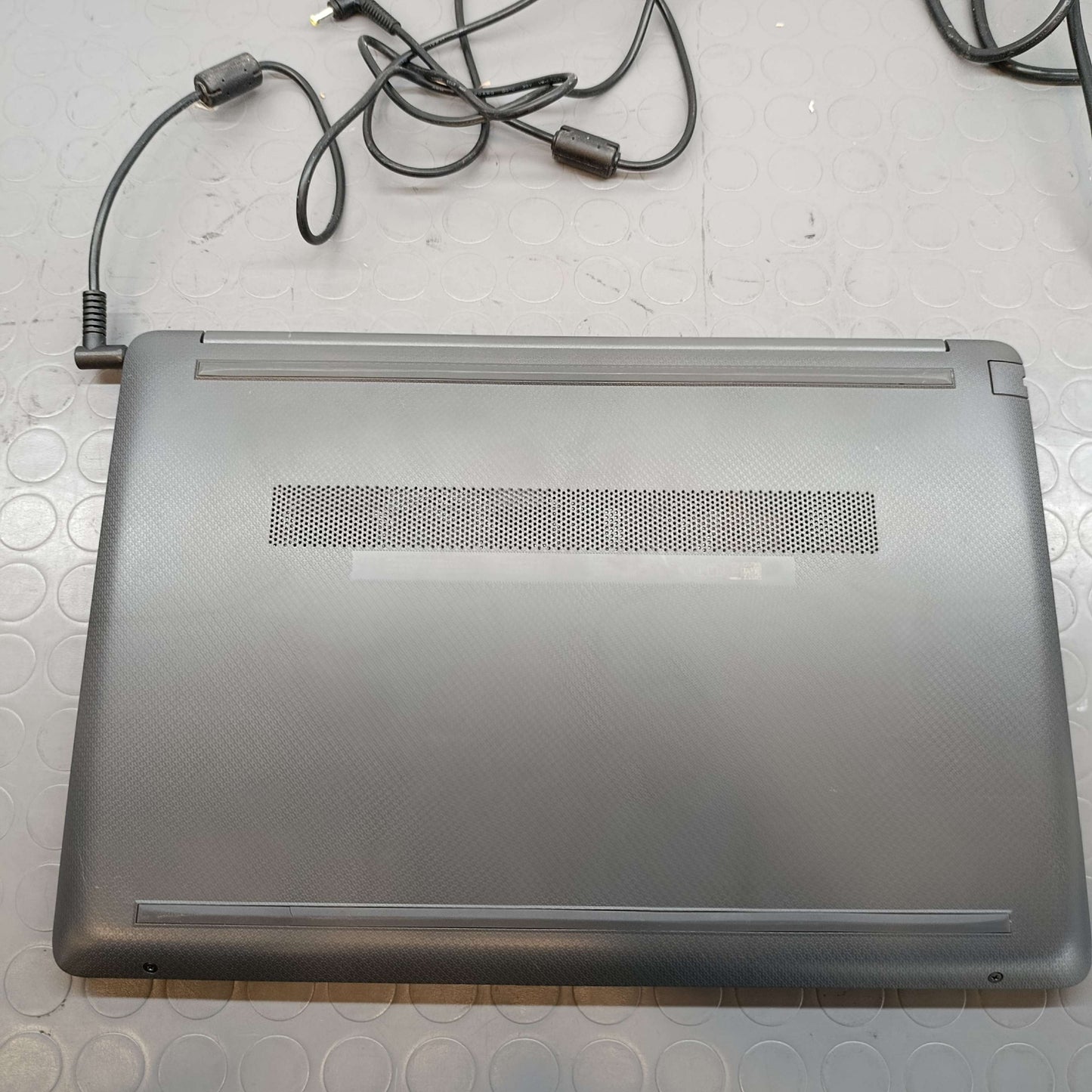 HP 255 G8 AMD 3020e RAM 8GB; SSD 256GB DISPLAY 15.6" WIN 11 RIPRISTINO