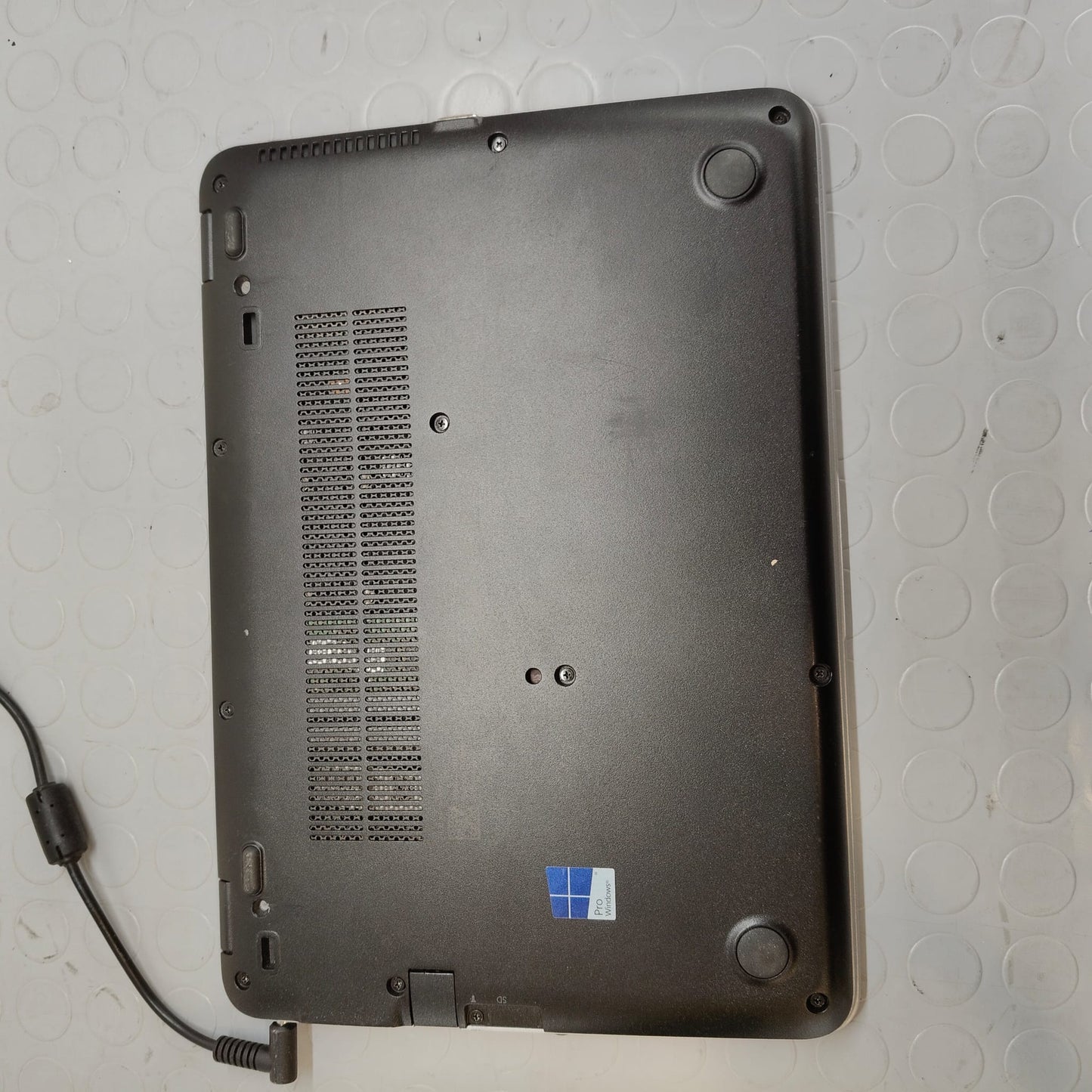 HP 820 G3 i5-6300U RAM 8GB SSD 256GB DISPLAY 12,5” WIN 10P