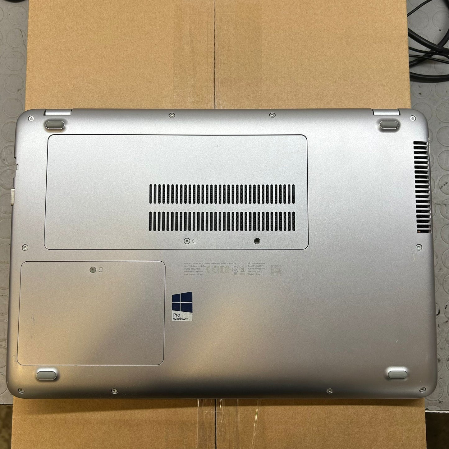 HP Probook 440 G4, Pc Portatile Notebook Intel Core i5-7200U, Display FHD da 14", RAM 8Gb, SSD 256Gb, Pacchetto Libre Office W10P