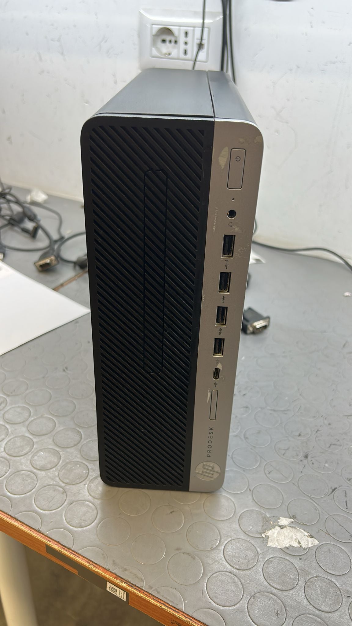 HP 800 G3  I5 -6500  MEMORIA RAM 16GB; SSD 512GB   SISTEMA OPERATIVO  WINDOWS 10PRO CON PACCHETTO LIBRE INCLUSO