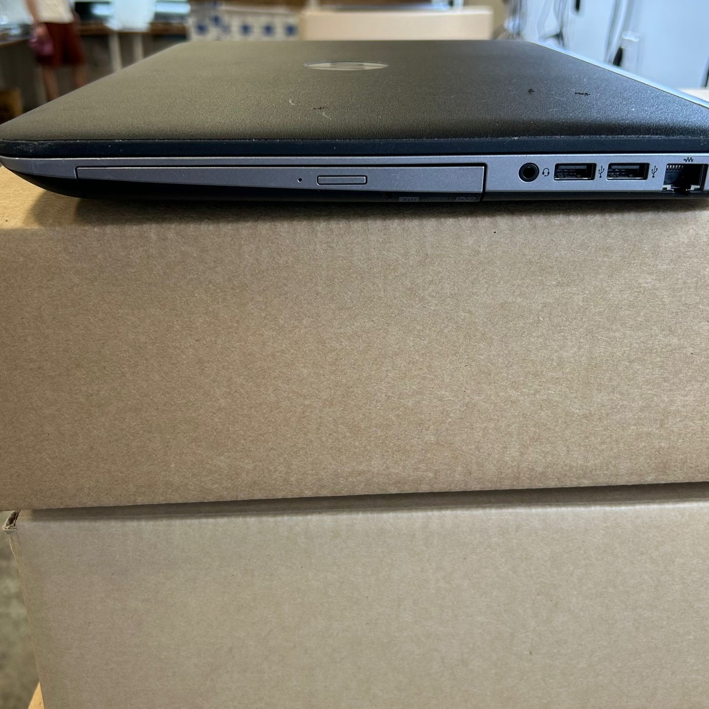 HP Probook 450 G3  Pc Portatile Notebook Intel i5-6th, Display HD da 15,6" Ram 16Gb SSD 512Gb W10P LIBRE