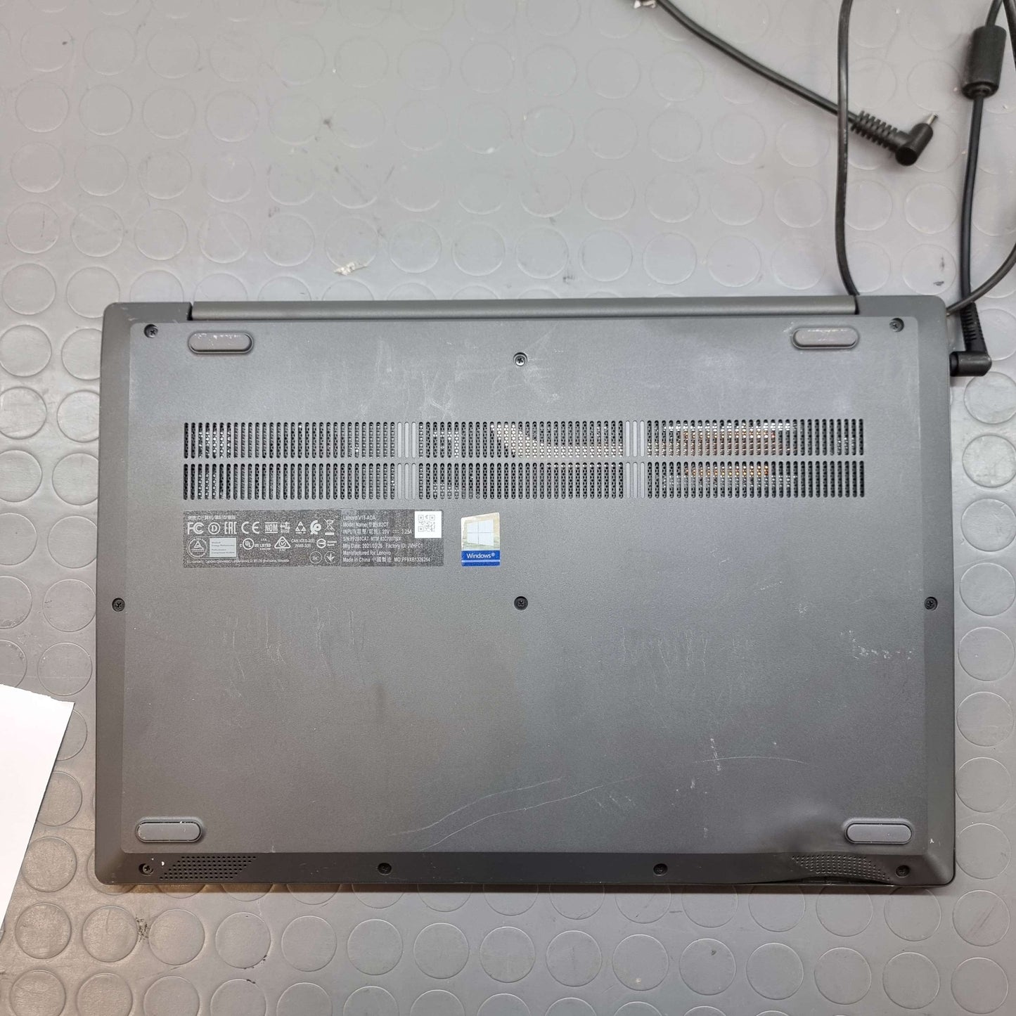 LENOVO AMD RYZEN 3 3250U RAM 8GB;SSD 256 HDD 500GB DISPLAY 15.6" WIN 11P