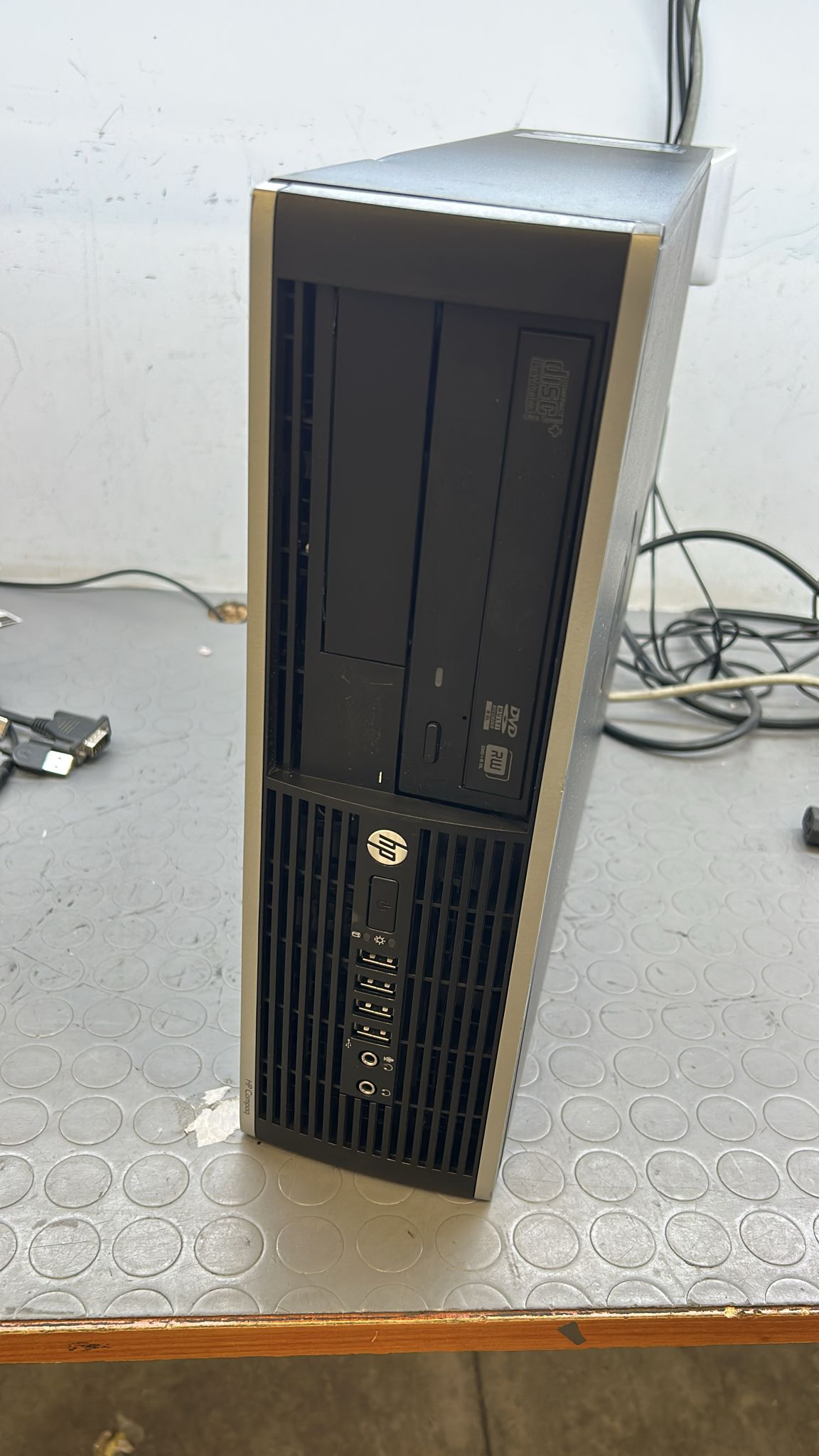 PC DESKTOP HP 8200 I5-2400 RAM 8GB SSD 128 W10 LIBRE