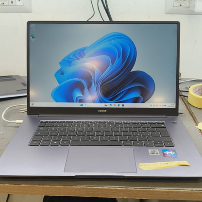 Notebook Pc Portatile Honor 15,6" I3-10110uU Ram 8GB SSD 256GB Win11 Pro usato