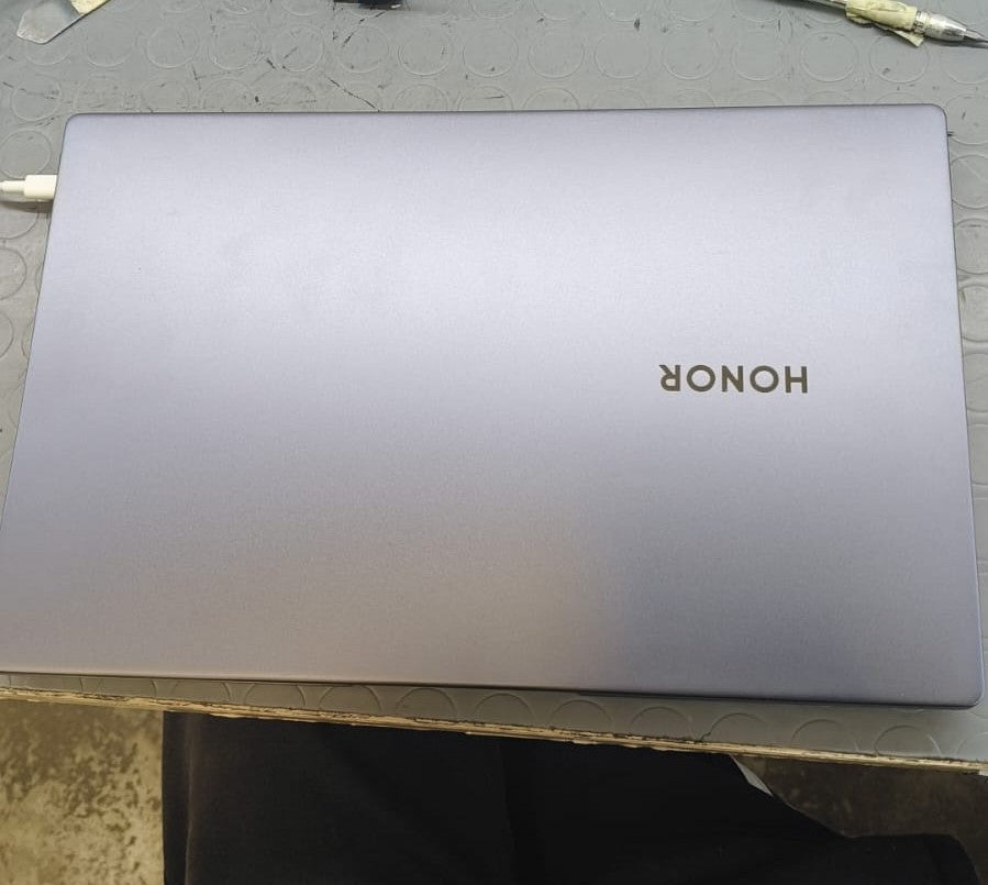 Notebook Pc Portatile Honor 15,6" I3-10110uU Ram 8GB SSD 256GB Win11 Pro usato