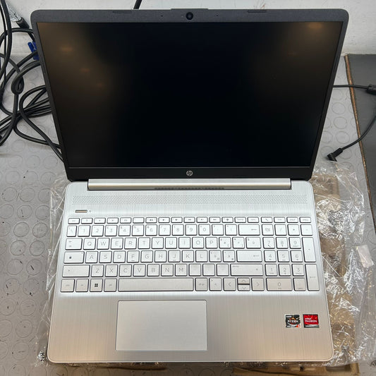 HP 15s-eq2xxx SILVER 15,6" AMD RYZEN 5 5500U RAM 8GB SSD 512 NVME W11P LIBRE USATO