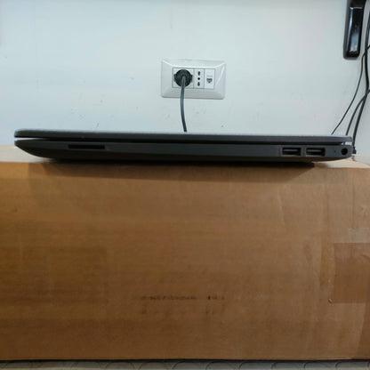 HP G8 15.6" AMD3020E RAM 16GB; SSD 756GB WIN 11 PRO LIBBRE