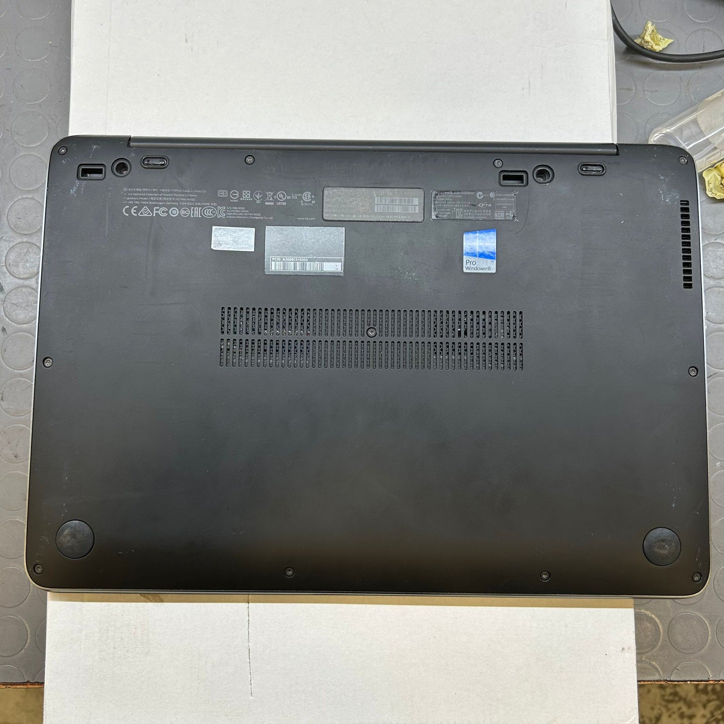 HP Elitebook Folio, 1040 G1 Notebook Pc portatile Pronto All'uso, Display 14", Intel Core i7, Ram 8GB, SSD 240GB, Pacchetto Libre Office W10P