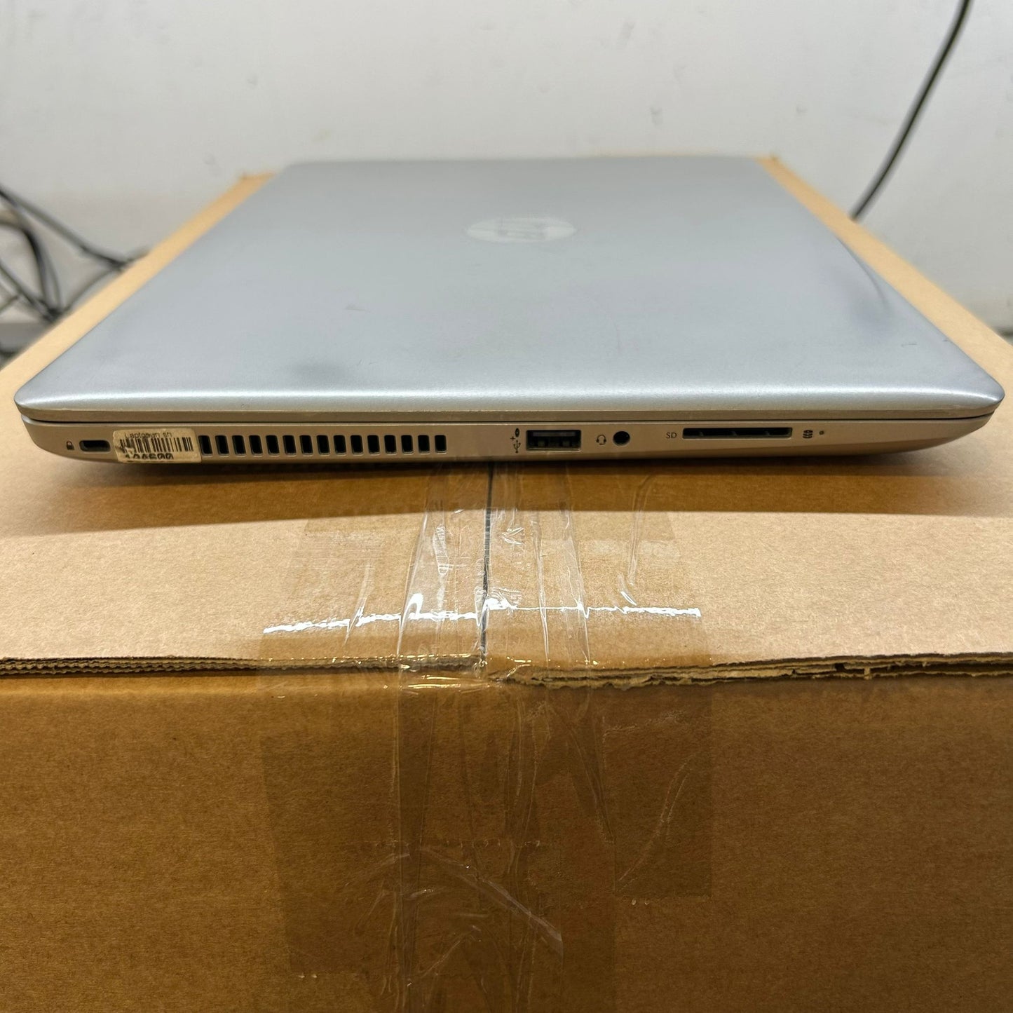 HP Probook 440 G4, Pc Portatile Notebook Intel Core i5-7200U, Display FHD da 14", RAM 8Gb, SSD 256Gb, Pacchetto Libre Office W10P